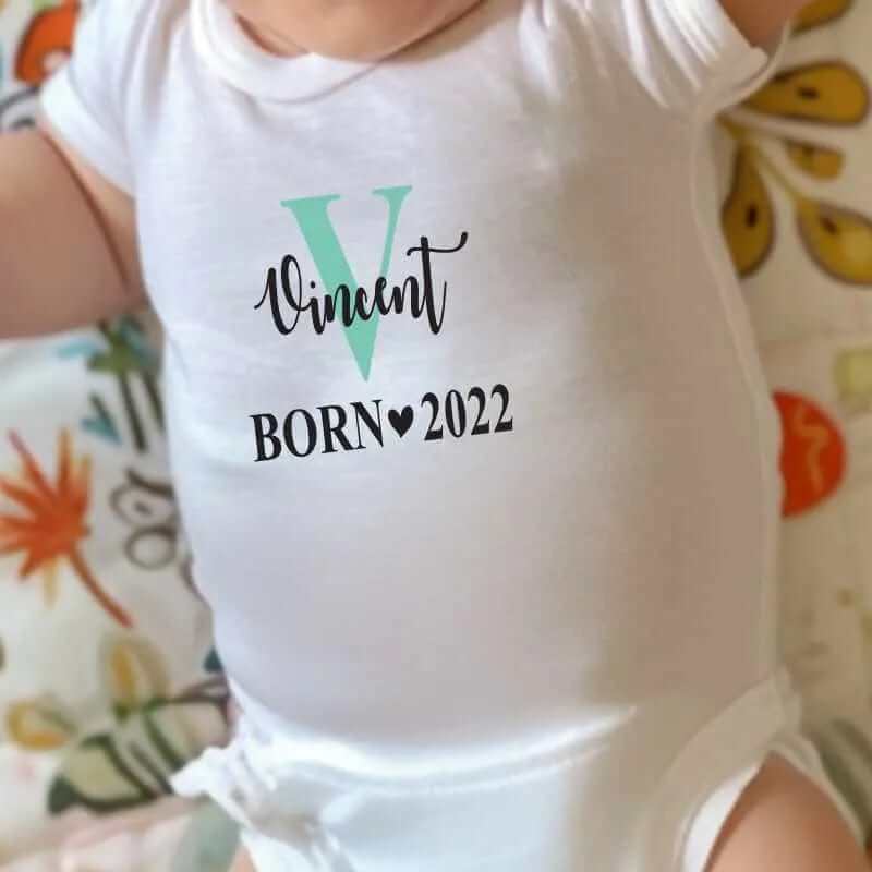 Personalisierte Baby Body -name und Geburtsjahr- Geschenke für Geburtstage und besondere Anlässe